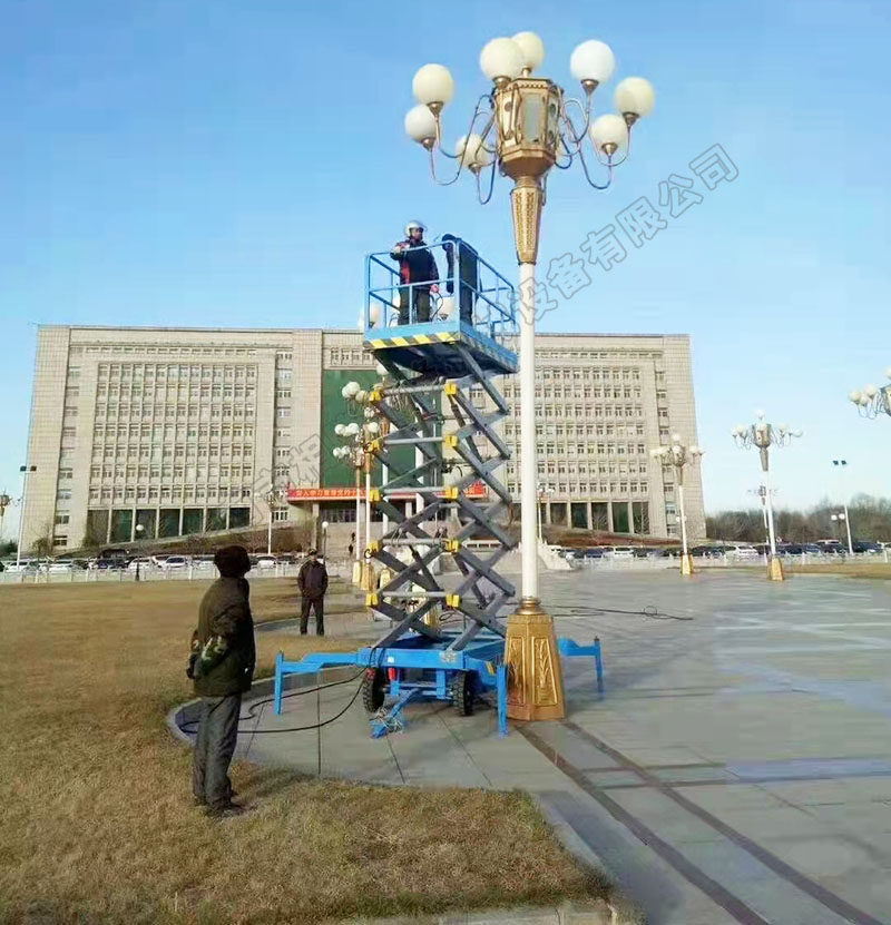 剪叉式升降機