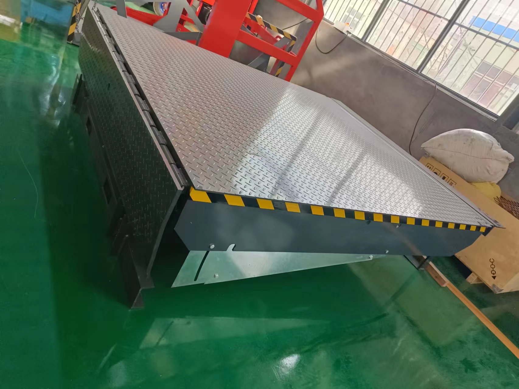 固（gù）定登車橋